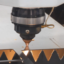 Cargar imagen en el visor de la galería, 500-3000W Fiber Laser Cutting Machine For Metal Sheet Cutting - OSAIN CNC Router
